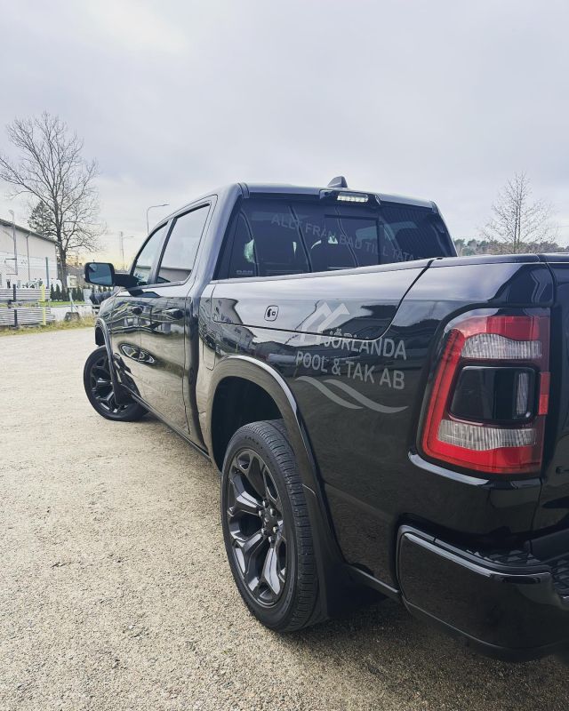 Tack @_westcoast_detailing_ för ett grymt jobb! Bilen blev som ny, om inte ännu finare! Väldigt nöjd
